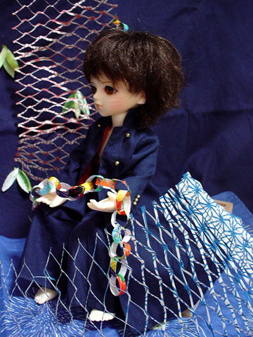 �y������